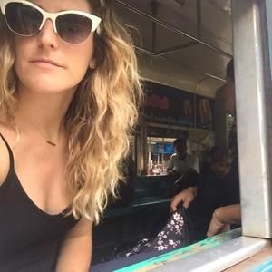 Meet your Posher, Danielle